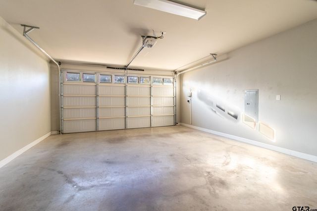 2806 Valley View St, Tyler, TX 75701