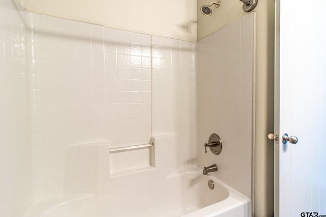 2806 Valley View St, Tyler, TX 75701