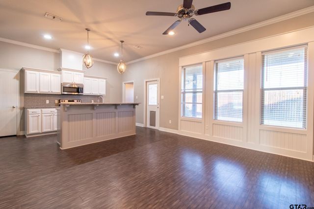 2806 Valley View St, Tyler, TX 75701