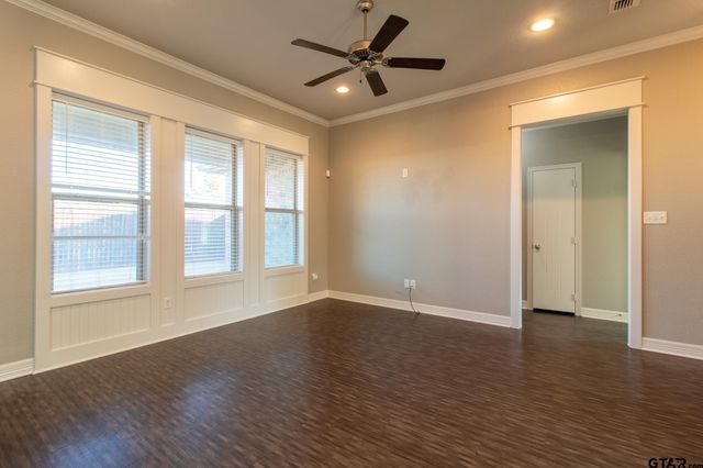 2806 Valley View St, Tyler, TX 75701