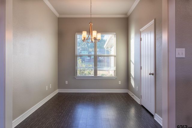 2806 Valley View St, Tyler, TX 75701