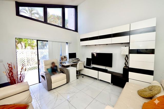 3156 NW 84th Avenue, Sunrise, FL 33351