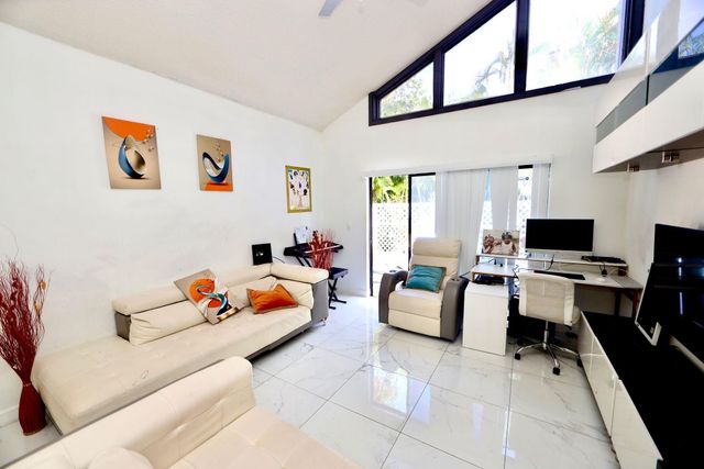 3156 NW 84th Avenue, Sunrise, FL 33351