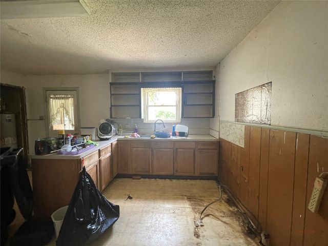 7008 Greenbriar Crescent Street, Lake Worth, TX 76135