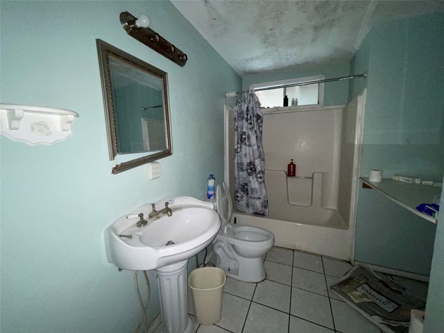 7008 Greenbriar Crescent Street, Lake Worth, TX 76135