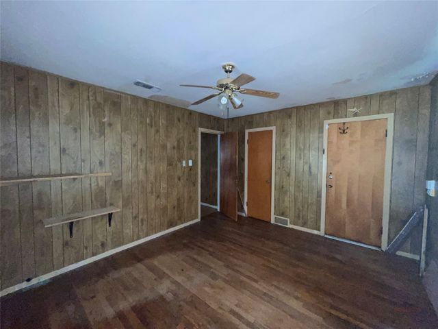 7008 Greenbriar Crescent Street, Lake Worth, TX 76135