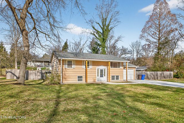 110 Providence Rd, Oak Ridge, TN 37830