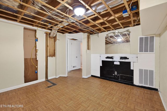 110 Providence Rd, Oak Ridge, TN 37830