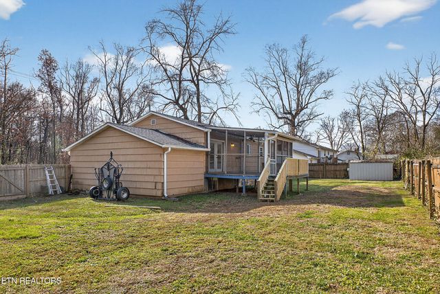 110 Providence Rd, Oak Ridge, TN 37830