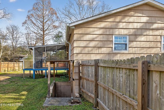 110 Providence Rd, Oak Ridge, TN 37830