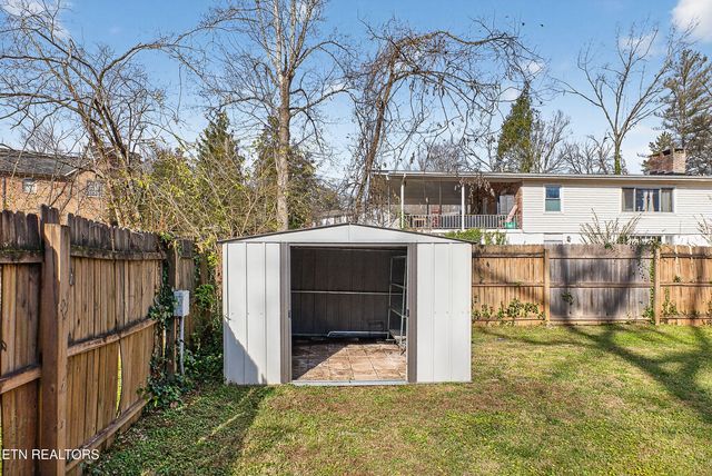 110 Providence Rd, Oak Ridge, TN 37830