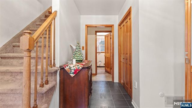 51 Black Oak Lane, Mahwah, NJ 07430