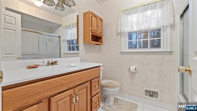 51 Black Oak Lane, Mahwah, NJ 07430