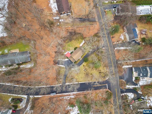 51 Black Oak Lane, Mahwah, NJ 07430
