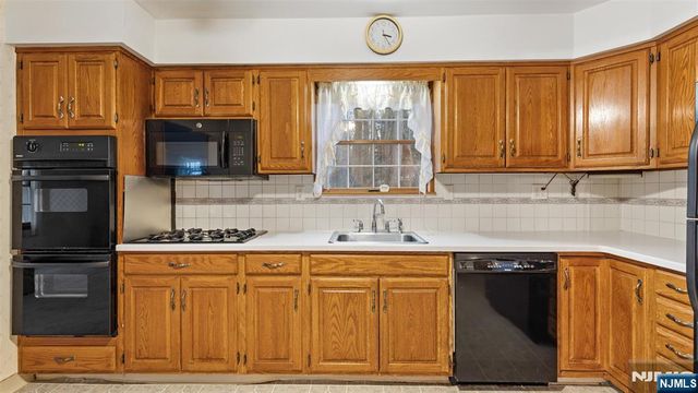 51 Black Oak Lane, Mahwah, NJ 07430