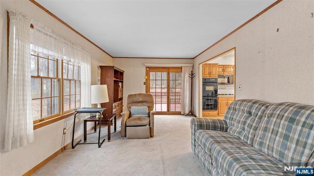 51 Black Oak Lane, Mahwah, NJ 07430