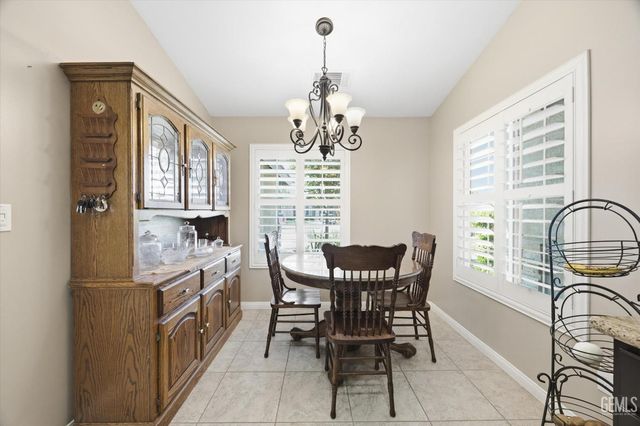 13512 Deerlodge Court, Bakersfield, CA 93314