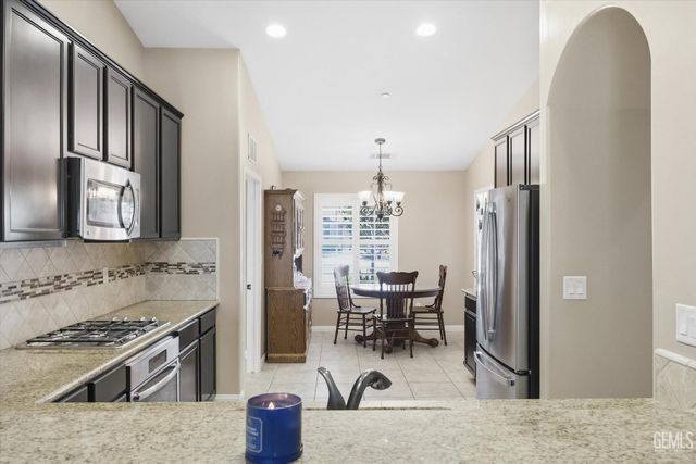 13512 Deerlodge Court, Bakersfield, CA 93314