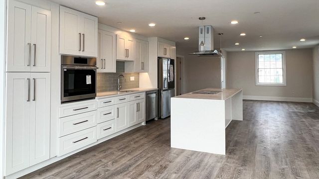 131 Cambridge St A, Burlington, MA 01803