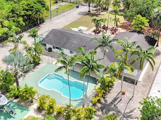 26100 SW 192nd Avenue, Homestead, FL 33031