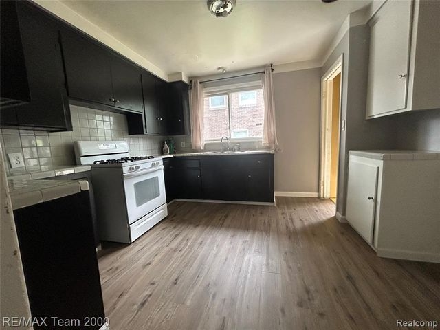 16801 Blackstone Street, Detroit, MI 48219