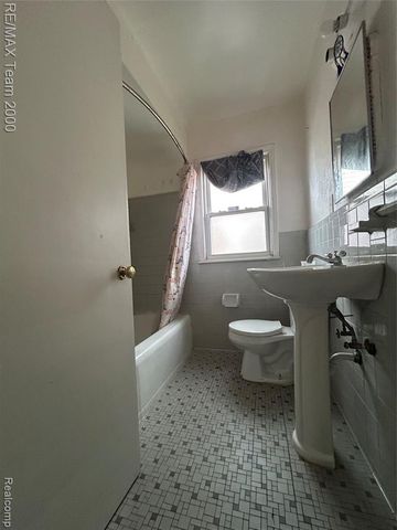 16801 Blackstone Street, Detroit, MI 48219