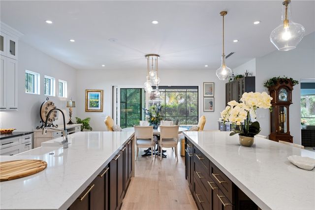 235 Oak Hammock Circle SW, Vero Beach, FL 32962