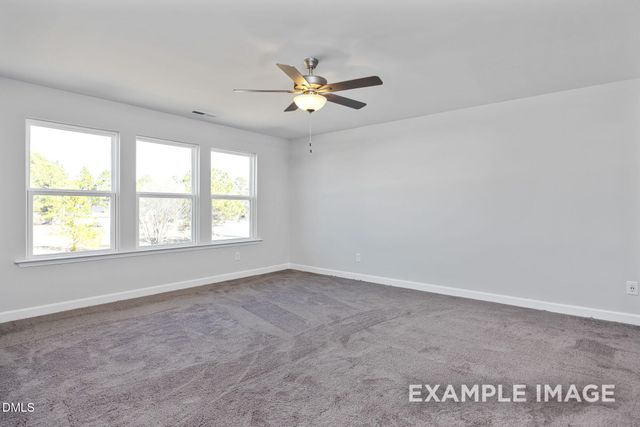 320 Longleaf Glen Lane, Zebulon, NC 27597