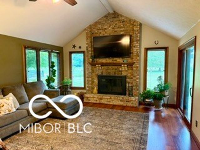 11867 N Shelby 700 W, New Palestine, IN 46163