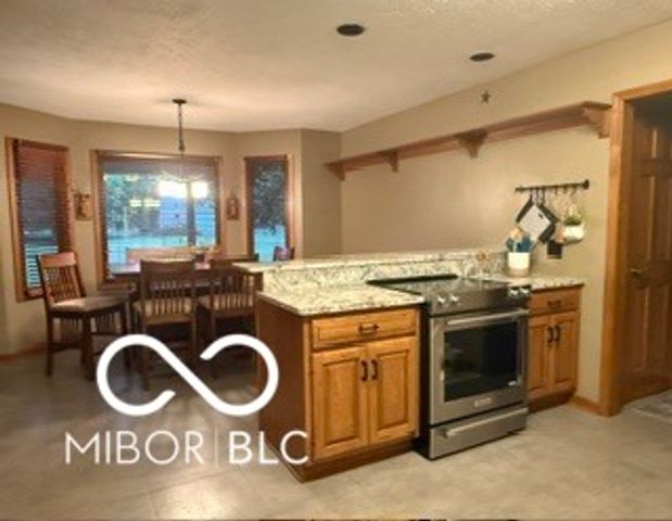 11867 N Shelby 700 W, New Palestine, IN 46163