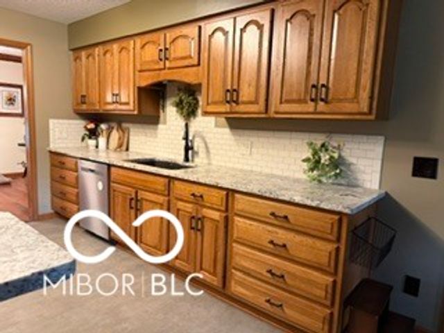 11867 N Shelby 700 W, New Palestine, IN 46163