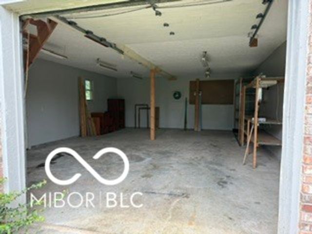 11867 N Shelby 700 W, New Palestine, IN 46163