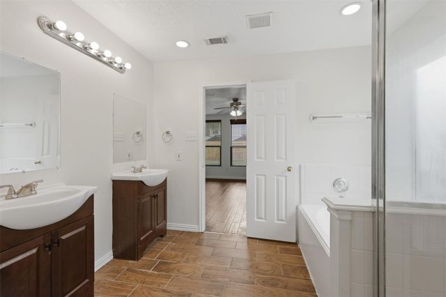 7250 Foxshadows Lane, Humble, TX 77338