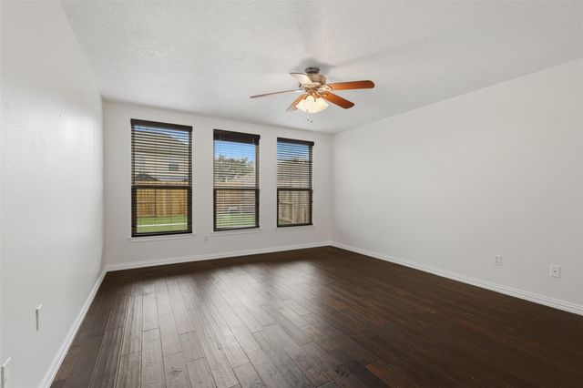 7250 Foxshadows Lane, Humble, TX 77338