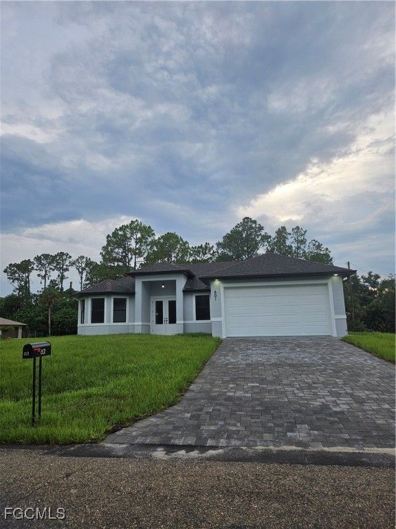601 8th AVE, Lehigh Acres, FL 33972