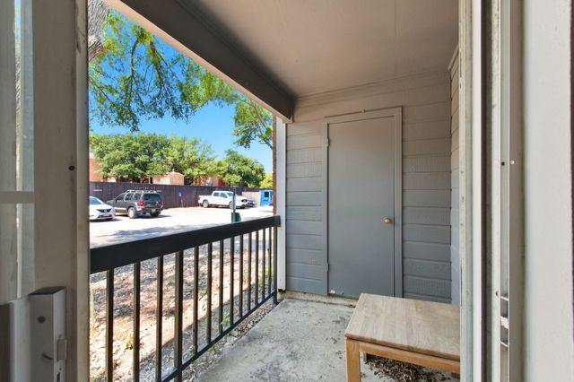 18333 Roehampton Drive 416, Dallas, TX 75252