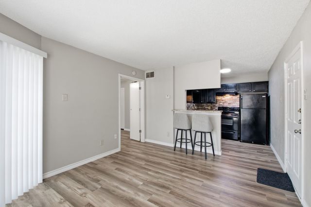 18333 Roehampton Drive 416, Dallas, TX 75252
