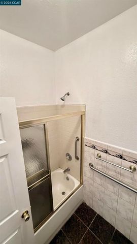 411 Vienna Street, San Francisco, CA 94112