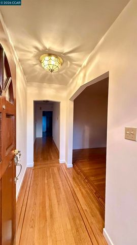 411 Vienna Street, San Francisco, CA 94112