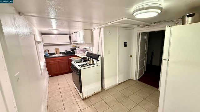 411 Vienna Street, San Francisco, CA 94112