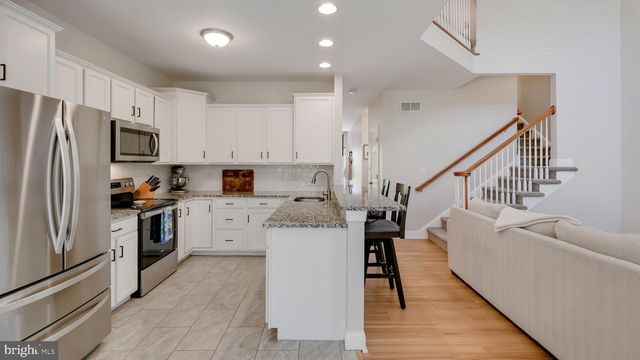 23 WOODSPRING CIR, Sellersville, PA 18960