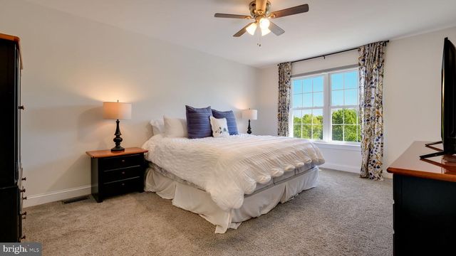 23 WOODSPRING CIR, Sellersville, PA 18960