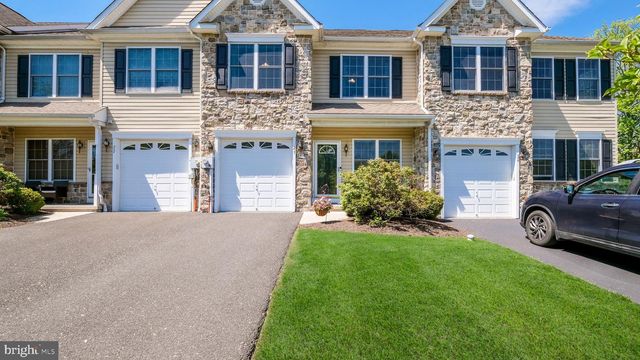 23 WOODSPRING CIR, Sellersville, PA 18960