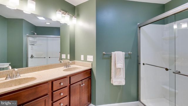 23 WOODSPRING CIR, Sellersville, PA 18960