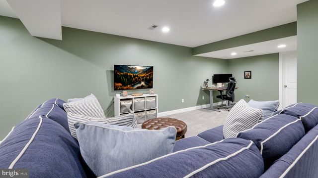 23 WOODSPRING CIR, Sellersville, PA 18960