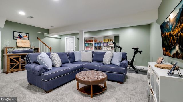 23 WOODSPRING CIR, Sellersville, PA 18960