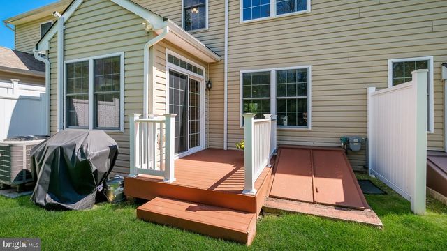 23 WOODSPRING CIR, Sellersville, PA 18960