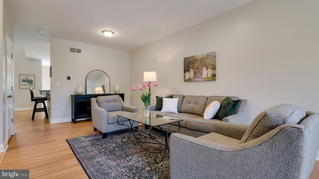 23 WOODSPRING CIR, Sellersville, PA 18960