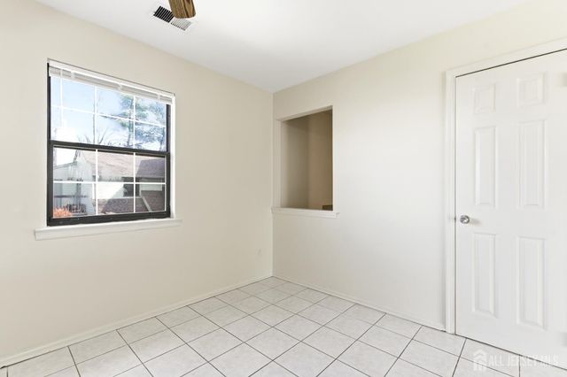 1507 Woodbridge Commons Way, Iselin, NJ 08830