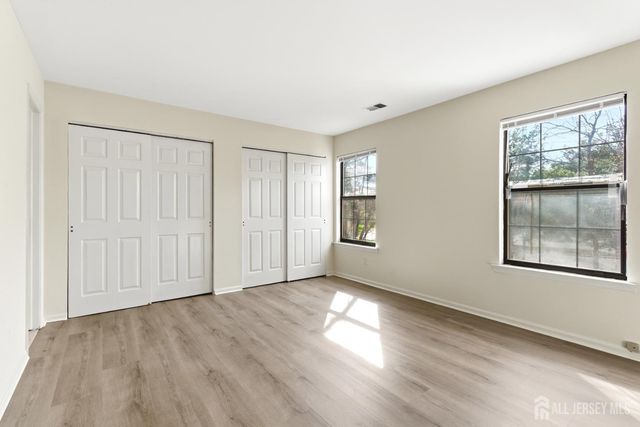 1507 Woodbridge Commons Way, Iselin, NJ 08830